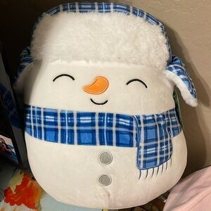 Manny the Snowman Squishmallow